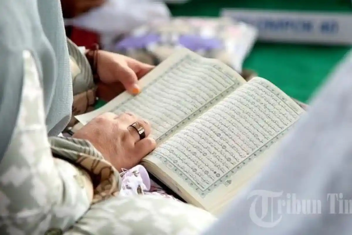 Amalkan Surah Al Kahfi di Hari Jumat, InsyaAllah Akan Terlindungi dari Dajjal, Simak Keutamaan Lain