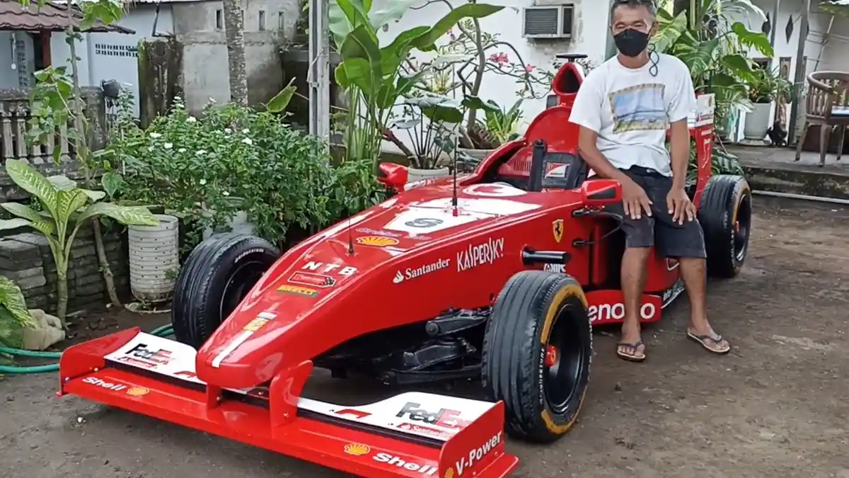 Begini Penjelasan Pemilik Replika Mobil F1, Warga Lombok yang Bikin Gempar di Sirkuit Mandalika