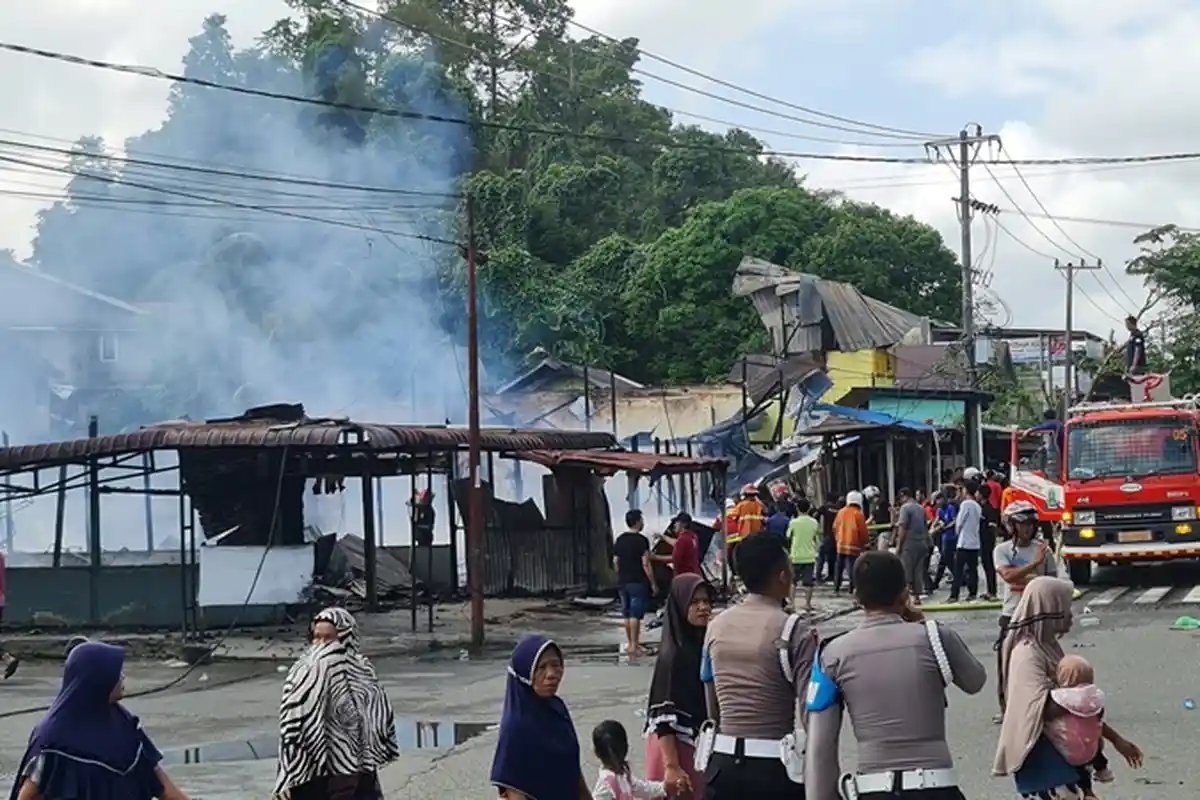 Kebakaran di Simpang Kolok Sinabang Simeulue Ludeskan 10 Rumah, Ada yang Dijadikan Warkop & Bengkel