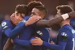 pemain-chelsea-melakukan-selebrasi-merayakan-gol-hakim-ziyech.jpg