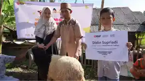 YBM-PLN-UP3-Bandung-kembali-melaksanakan-program-sosial-Tebar-Daging-Kurban.jpg