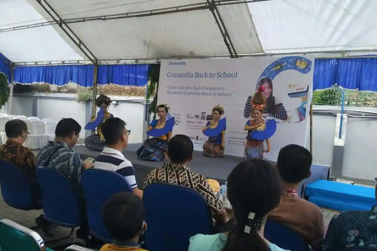 Gramedia Berbagi dengan Anak Panti di Makassar, Ini yang Diberikan