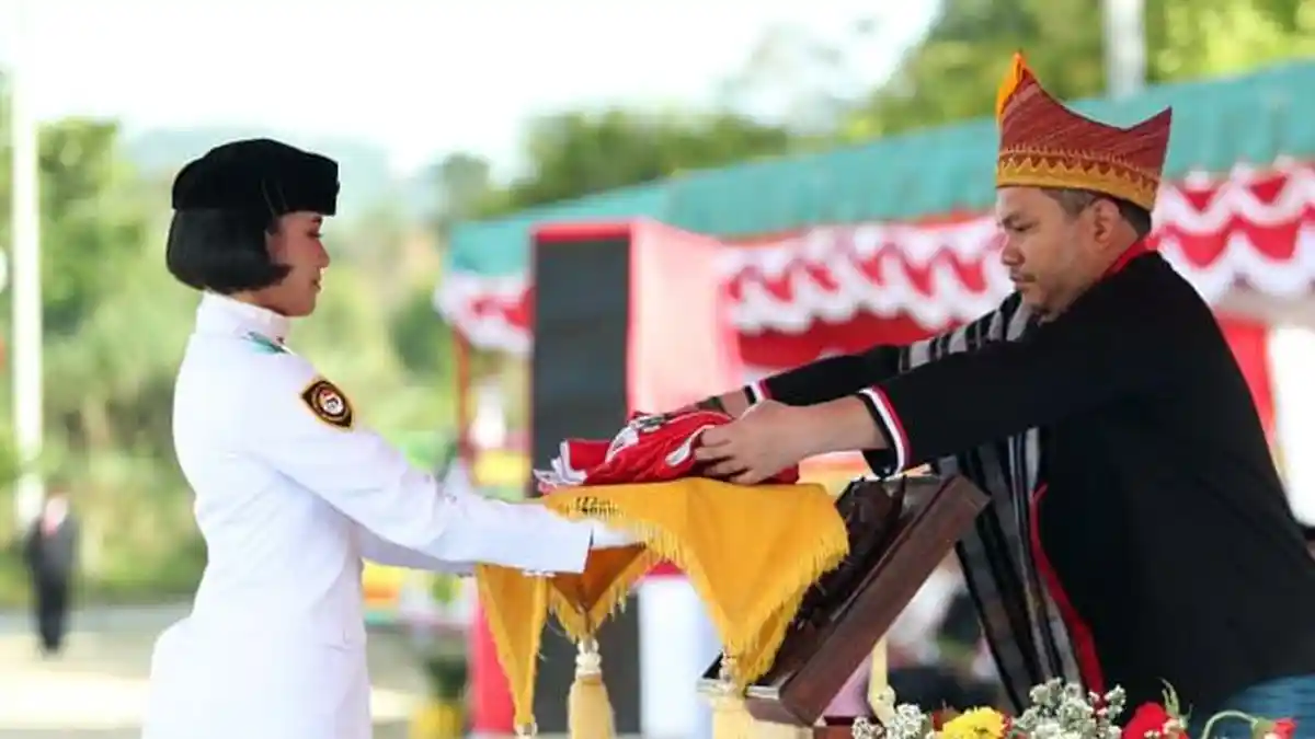 BUPATI Franc Bernhard Tumanggor Inspektur Upacara HUT ke-80 RI di Kabupaten Pakpak Bharat