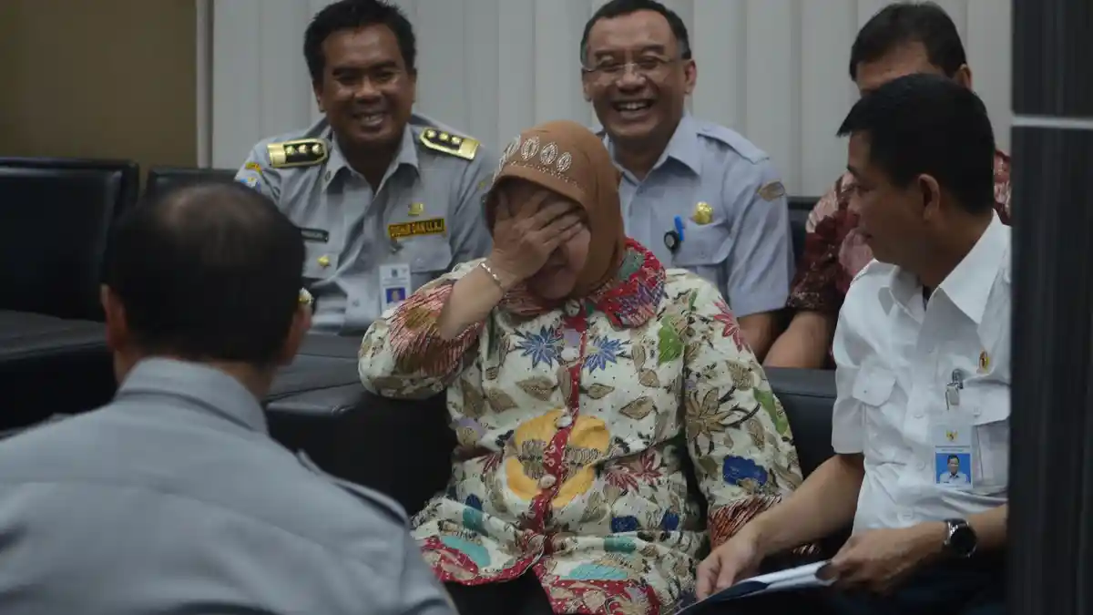 Februari 2014: Tangisan Risma, Bencana, dan Pembunuhan Gadis Cantik
