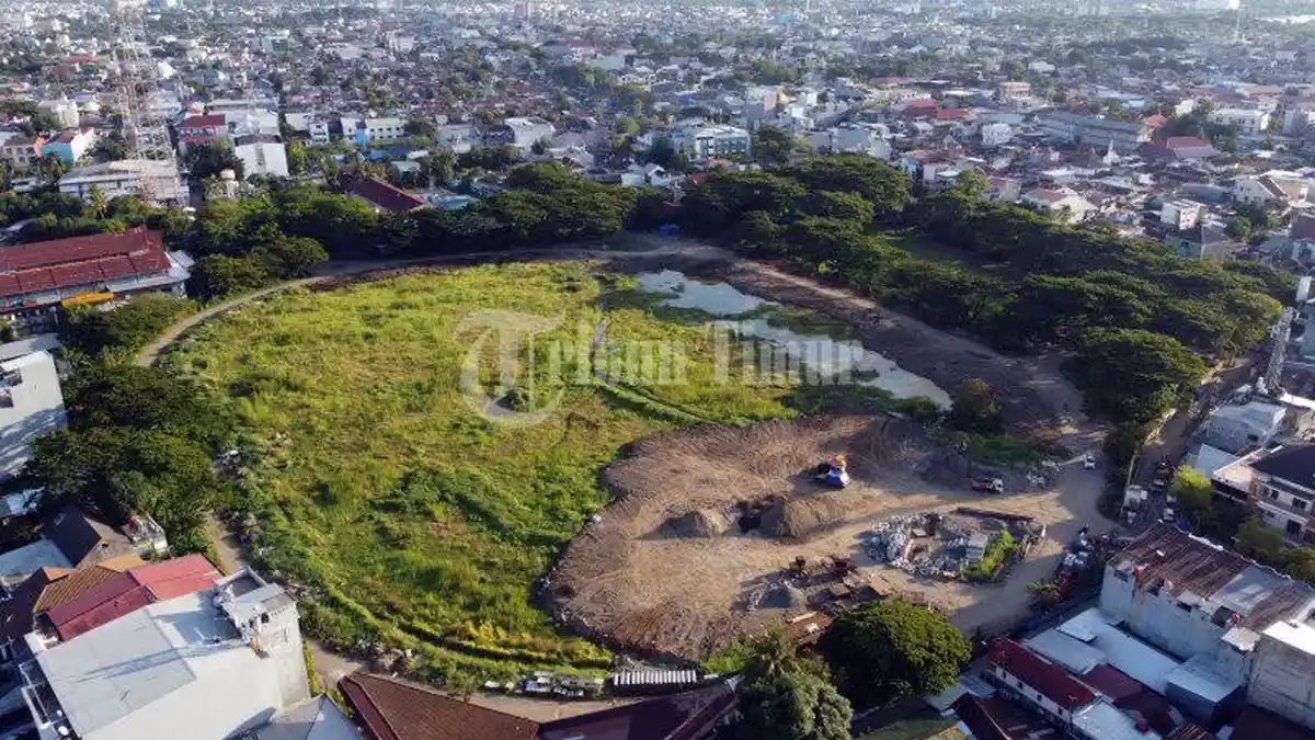 Foto Drone: Kondisi Stadion Mattoanging Jadi Tempat Penampungan Material Proyek - Kondisi-Stadion-Stadion-Mattoanging-Makassar-terekam-menggunakan-kamera-drone-Tribun-Timur-1.jpg