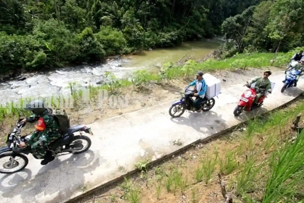 Petugas Gabungan Kawal Logistik Pilgub Kalsel 2020 ke Loksado Kabupaten HSS