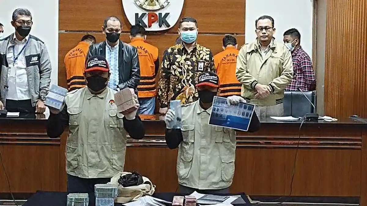 Rektor Unila Tersangka Terima Suap Penerimaan Mahasiswa Baru hingga Rp 5 M