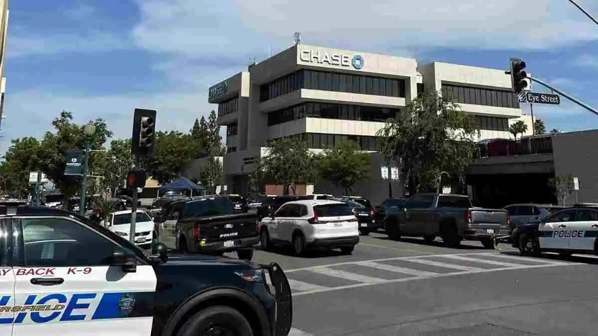 Mencekam! Pria Sekap Sandera di Bank California, FBI Kerahkan Operasi Besar