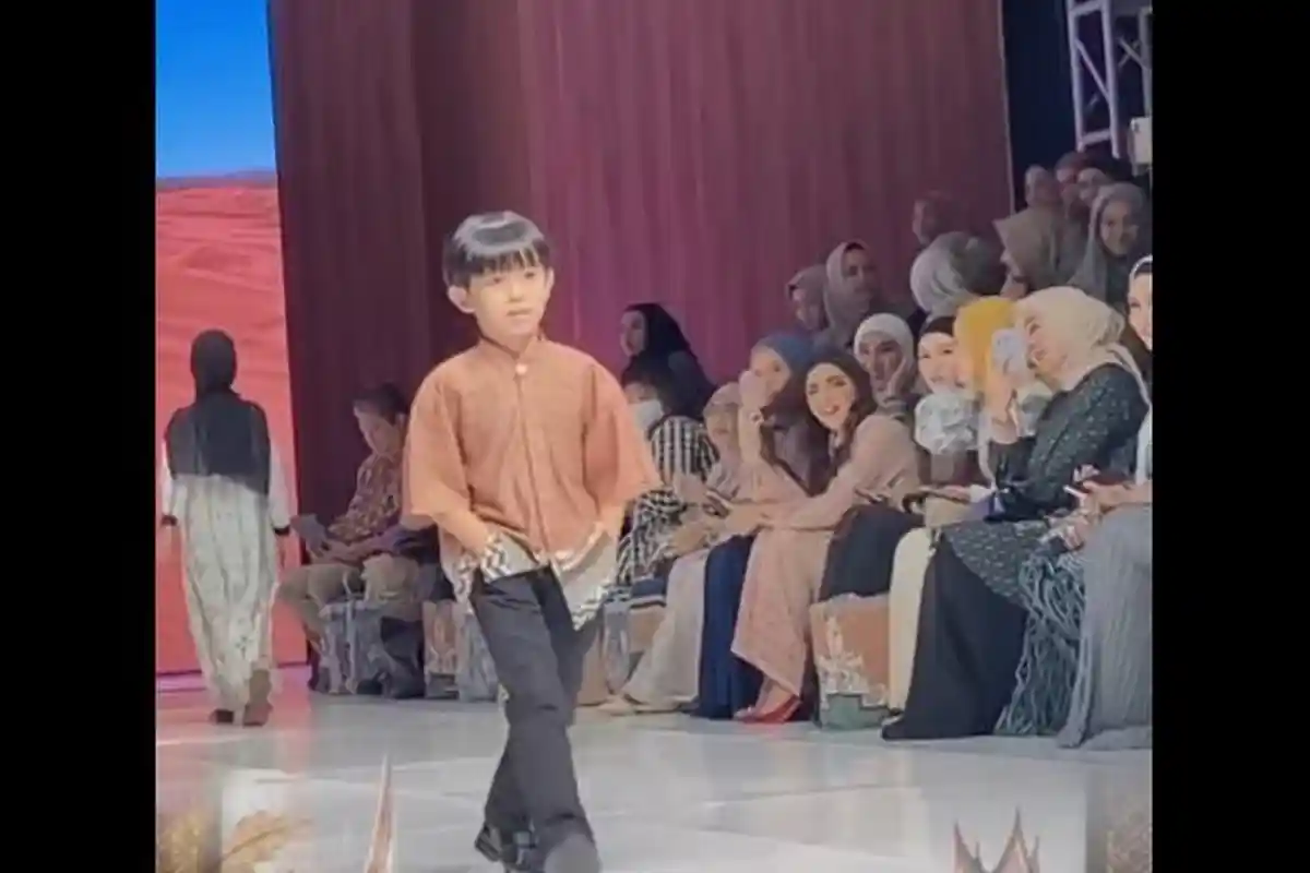 Model Cilik Asal Subang Ini Satu Panggung dengan Artis Populer Tanah Air, Kok Bisa?