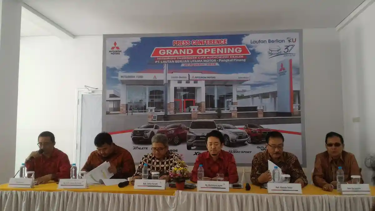 Mitsubishi Motors Resmikan Diler Kendaraan Penumpang Pertama di Pangkalpinang - pt-lautan-berlian-utama-motor-pangkalpinang_20180821_131558.jpg