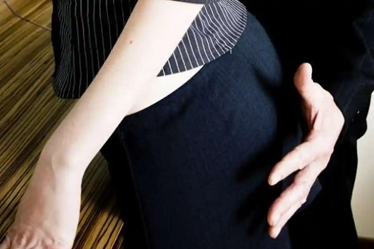 Terpisah dari Ibunya Saat Beli Pakaian Dalam di Mall, Remaja Belia Ini Malah Dilecehkan Dua Pelayan