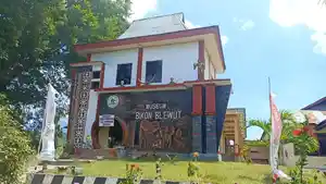 Museum-Blikon-Blewut-Berada-di-Desa-Takaplager-Kecamatan-Nita.jpg
