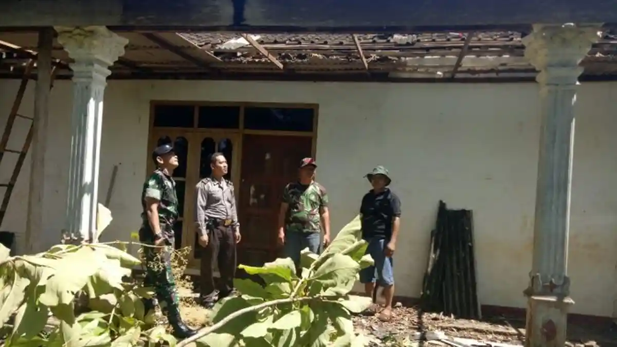Warga Sambirejo Wonorejo Terhindar Dari Pohon Tumbang Gara-gara Ikuti Pengajian