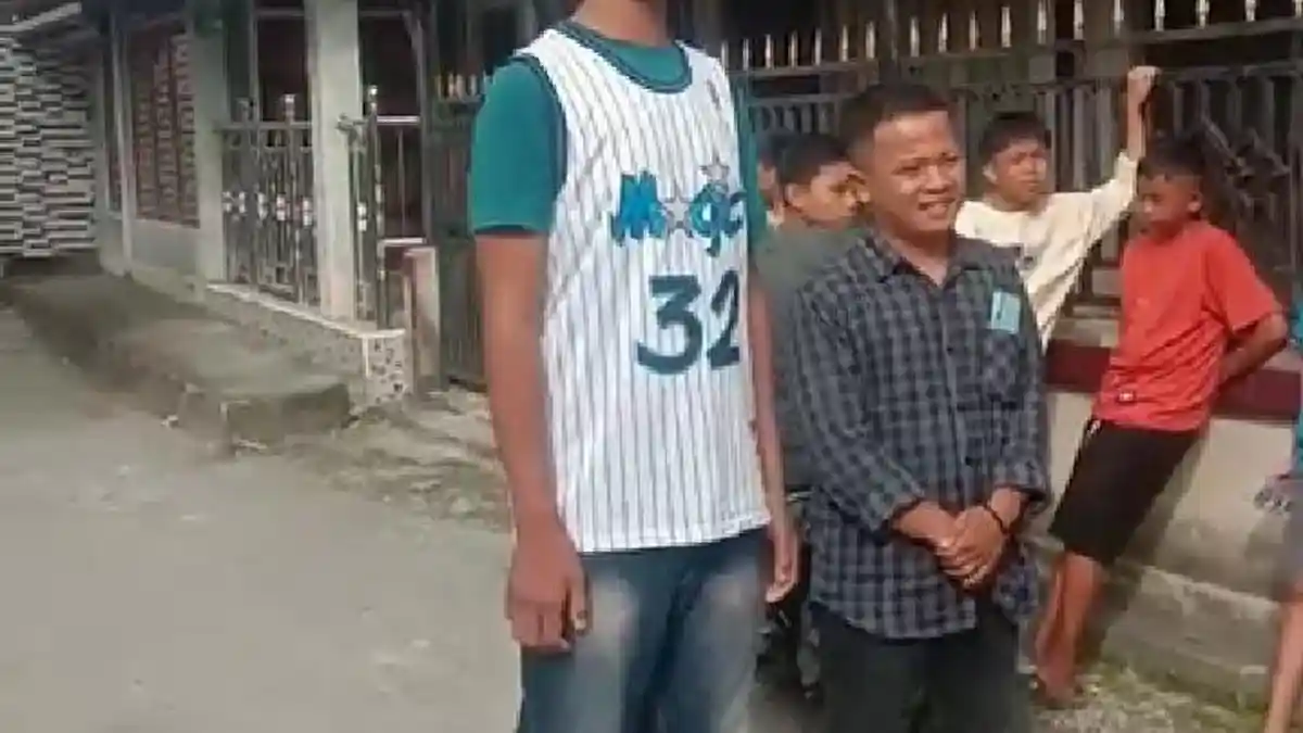 Sagil Muhammad Rizki 'vs' Shaquille O'neal, Kisah Anak SD di Kerinci yang Tingginya Dua Meter
