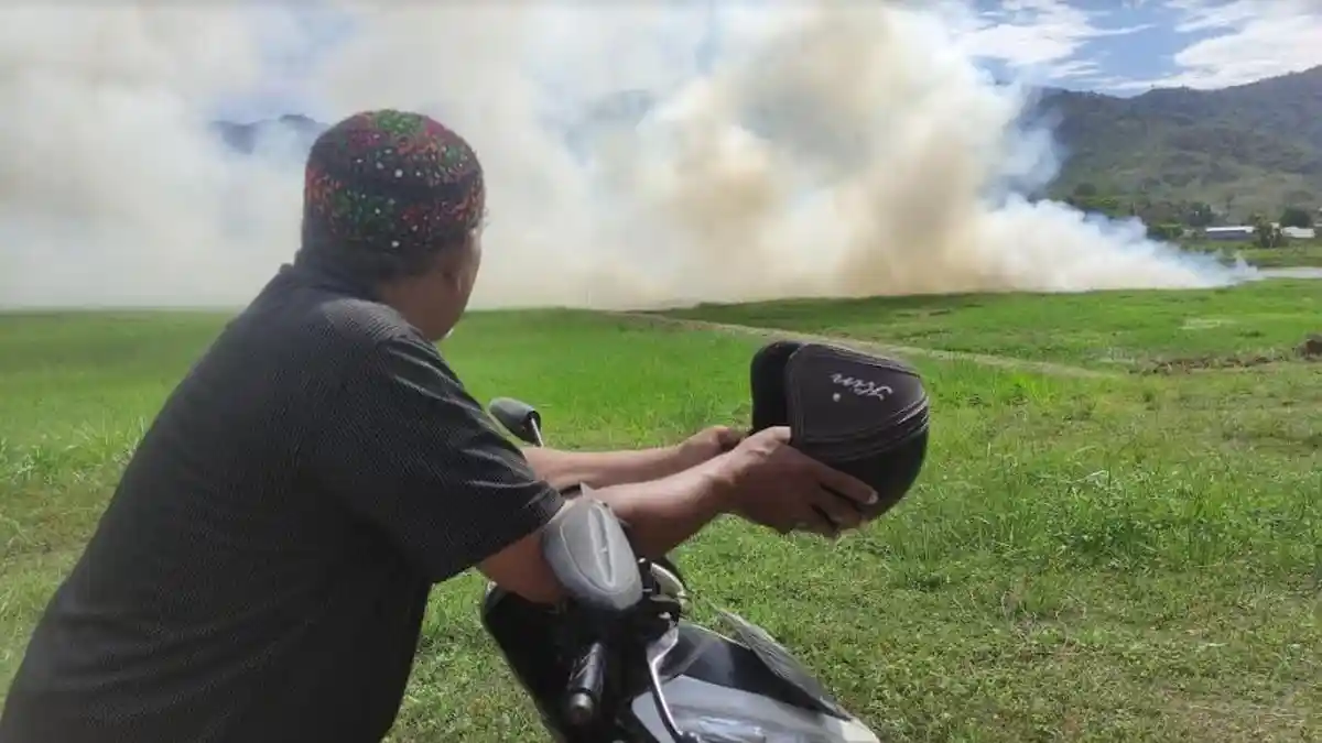 BREAKING NEWS Lahan di Kawasan Aston Hotel Gorontalo Kembali Terbakar