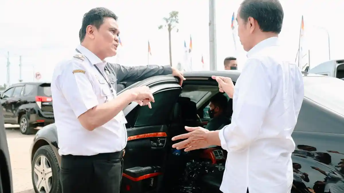 Suardi Saleh Paparkan Progres Pembangunan Jalur Kereta Api Barru di Hadapan Jokowi