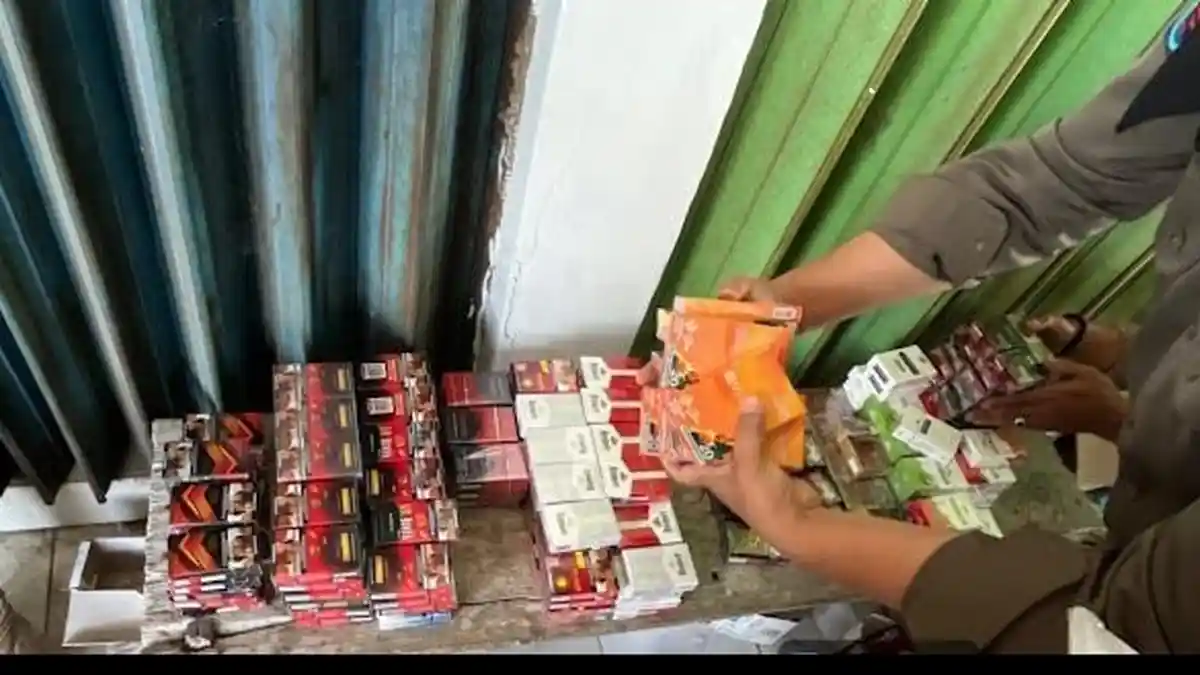 Gempur Rokok Ilegal di Lamongan. Petugas Gabungan Sita 31.648 Batang dari 4 Kecamatan