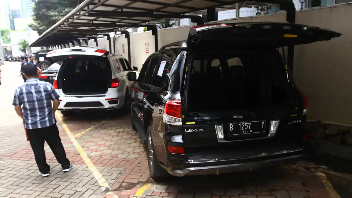 Ini Deretan Mobil Tahanan Koruptor yang Dilelang KPK pada 1 Maret, Berminat?