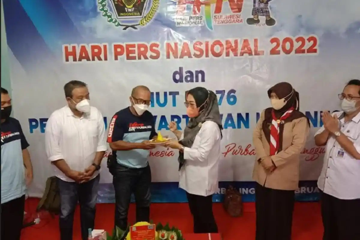 Bupati Tiwi Apresiasi Peran Strategis Media Dalam Memerangi Hoax