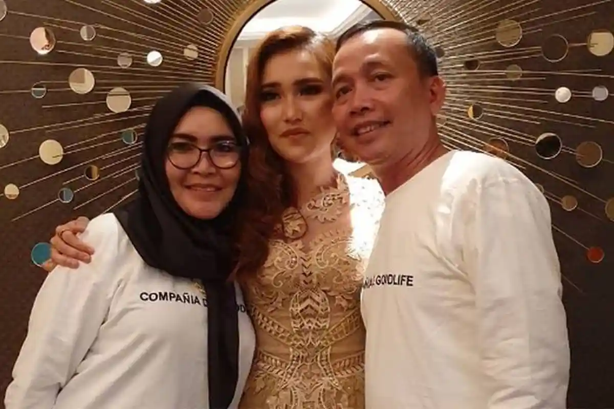 Ayu Ting Ting Lupa Diri,Nekat Telepon Sang Mantan yang Sudah Punya Istri: Masih Sayang Nggak?Ngebet?
