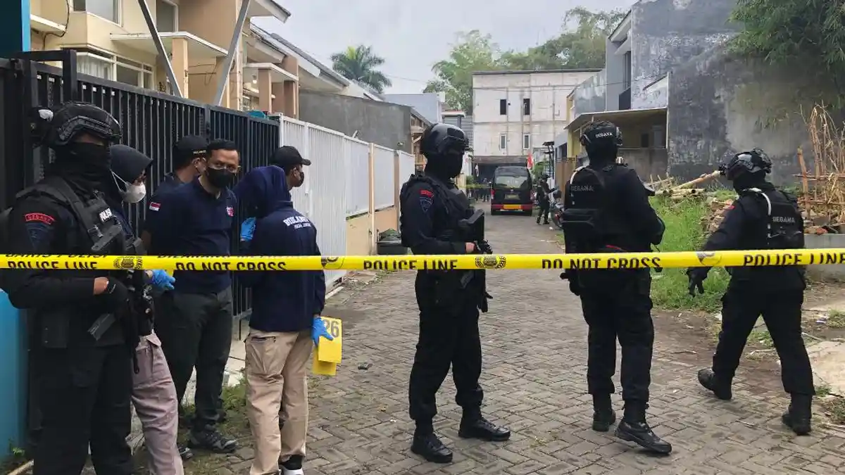 BREAKING NEWS: Densus 88 Geledah Sebuah Rumah di Kota Batu, 1 Terduga Teroris Diamankan