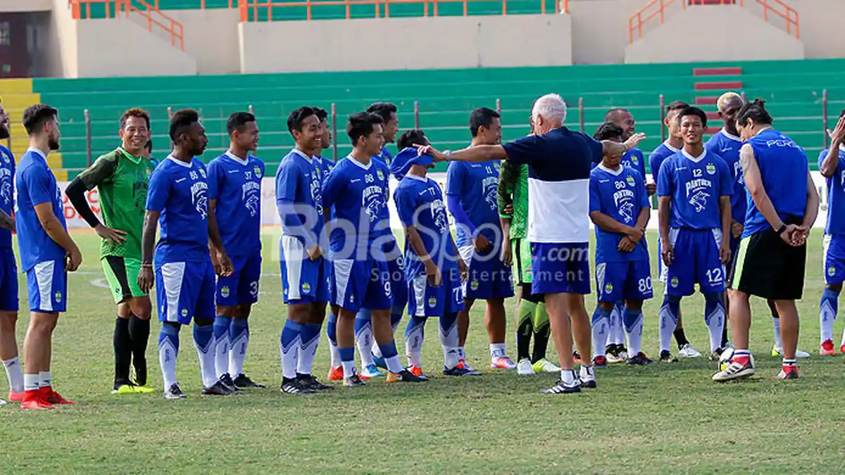 Jadwal Siaran Langsung Pertandingan Bola Hari Ini, Mitra Kukar vs Persib Bandung