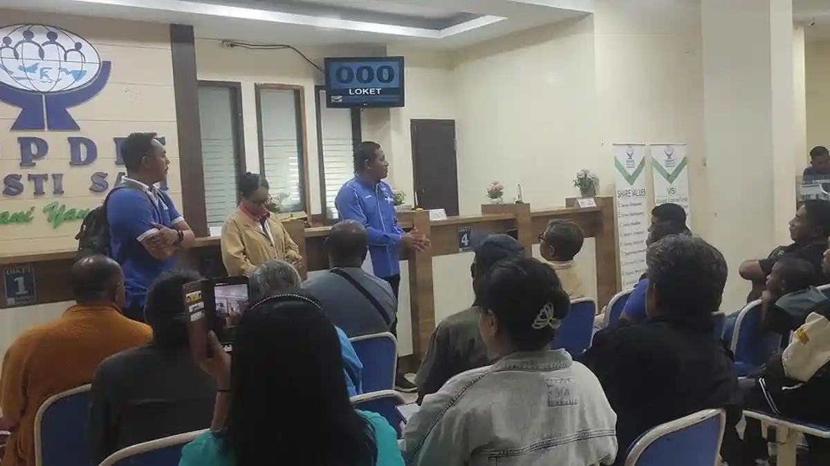 Imelda Anin dan Kasmirus Temui Anggota Kopdit Swasti Sari