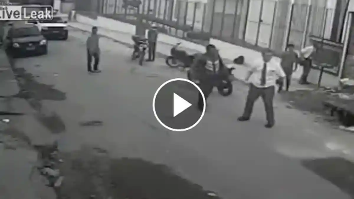 VIDEO- 2 Perampok Kabur dengan Tangan Kosong Gara-gara Badan Korban Tinggi Besar