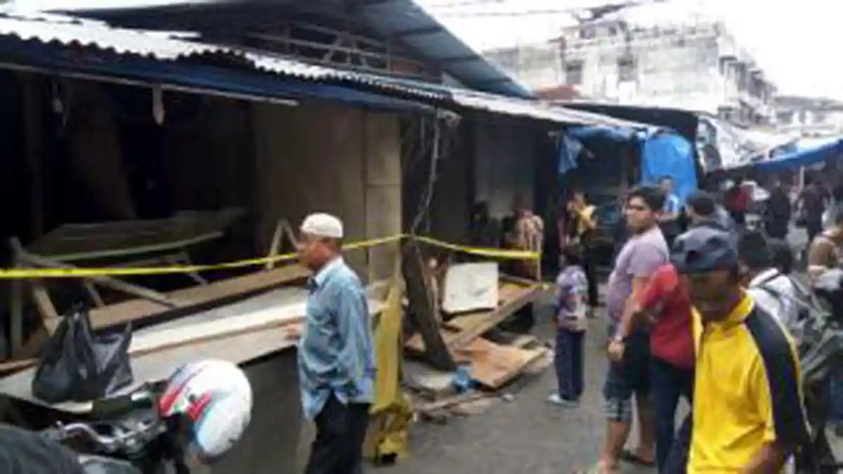 Kios Baju Milik Murni Diduga Sengaja Dibakar Orang