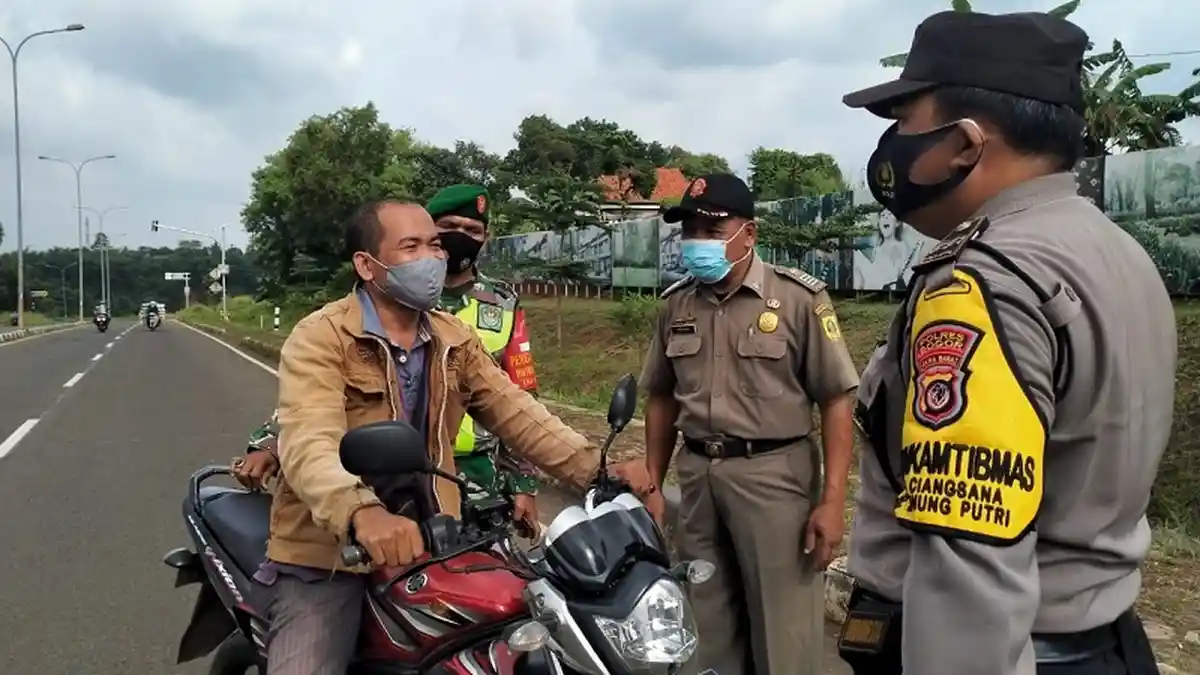 Jelang Libur Natal dan Tahun Baru, Satgas Covid-19 Gunung Putri Gencar Patroli Protokol Kesehatan
