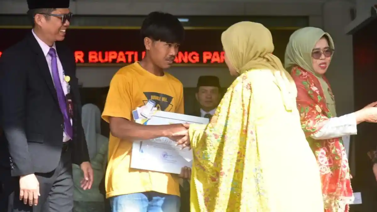 Selamatkan Lansia Terseret Arus Sungai, Pemuda Padang Pariaman Diganjar Penghargaan