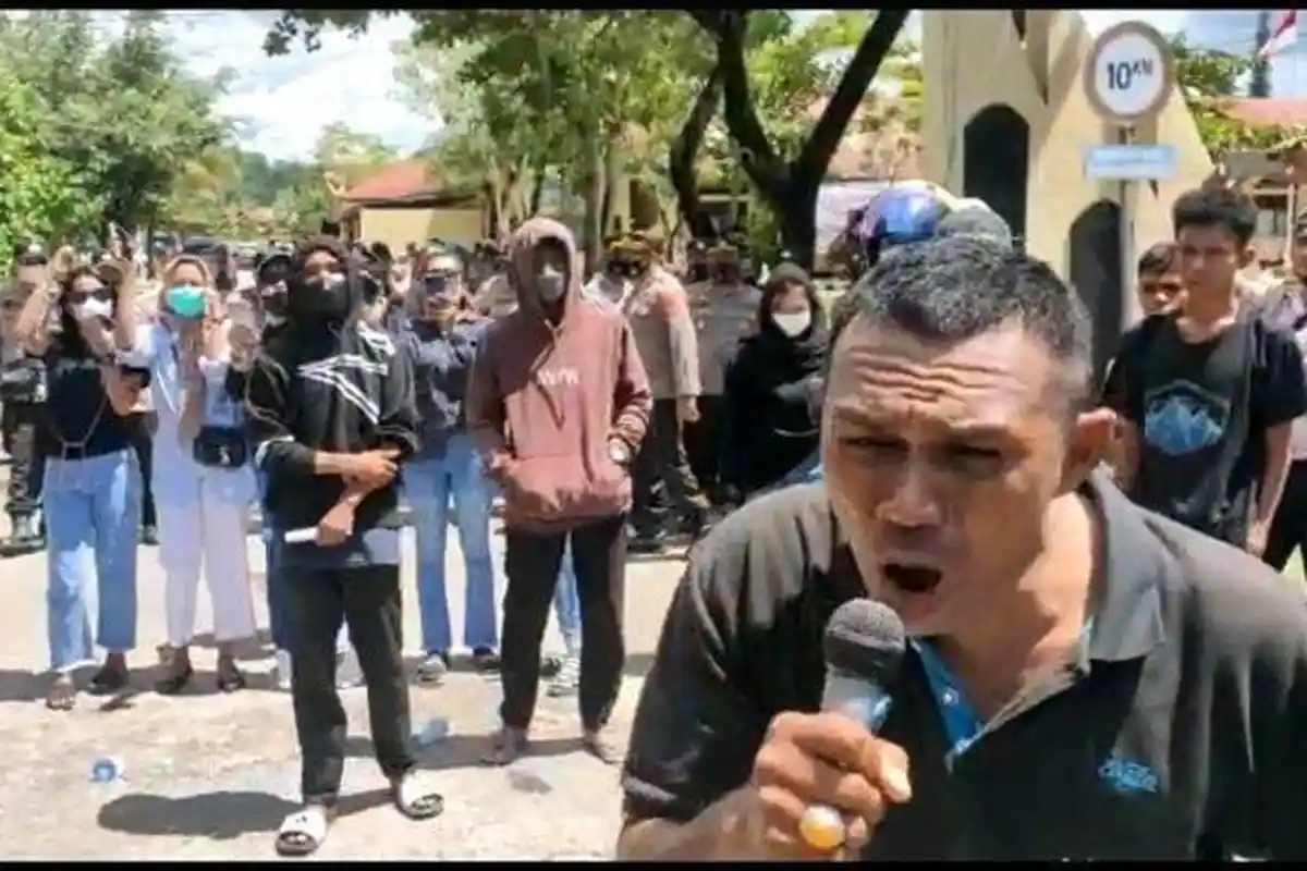 Kejanggalan Kematian Amis Ando Setelah 12 Jam Dibui, Keluarga Geruduk Polres Muna : Ada Kekerasan