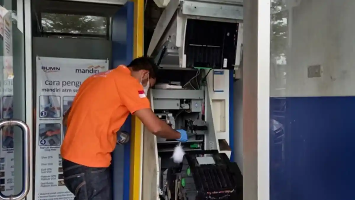 BREAKING NEWS, Bikin Geger ATM Bank BUMN di Kelapa Kampit Belitung Timur Dirusak OTD, Posisi Terbuka