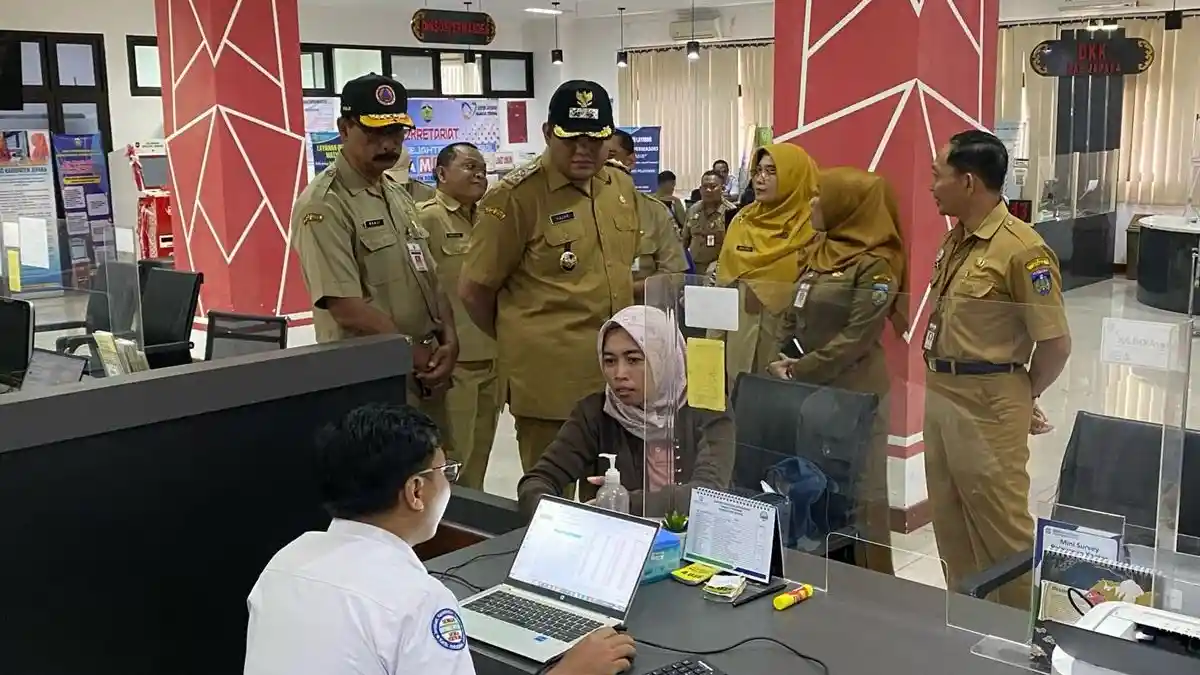 Perdana Jadi Plh Bupati Jepara, Gus Hajar Langsung Cek Layanan Publik