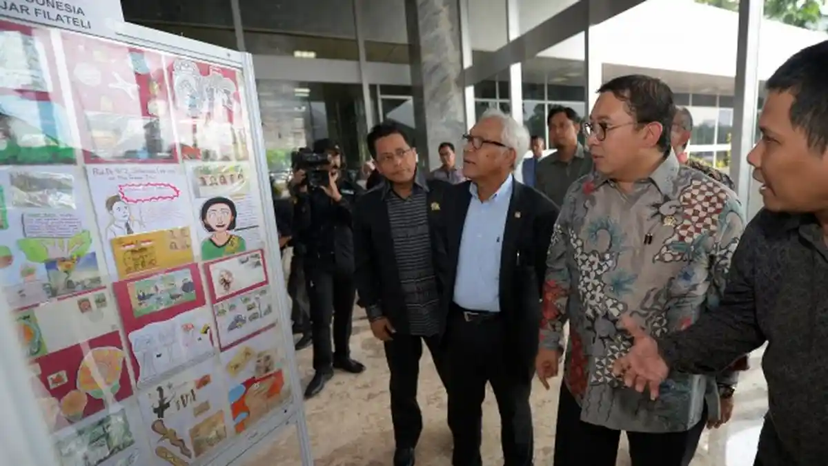 Fadli Zon: Era Globalisasi, Perangko Masih Relevan