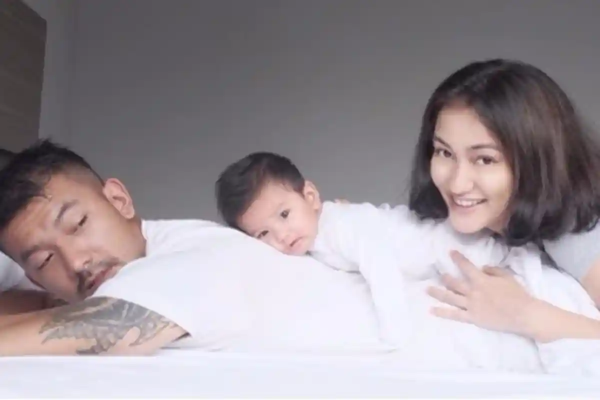 Putri Atiqah Hasiholan Jadi Perbincangan Netizen, Lihat fotonya!