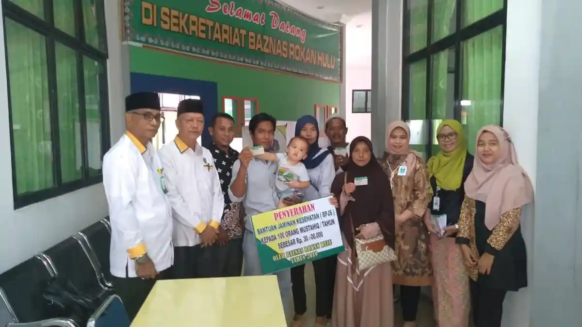 Baznas Rohul Serahkan Bantuan Jaminan Kesehatan untuk 100 Mustahiq