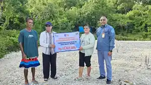 Bank-NTT-serahkan-CSR-untuk-pembangunan-gereja.jpg