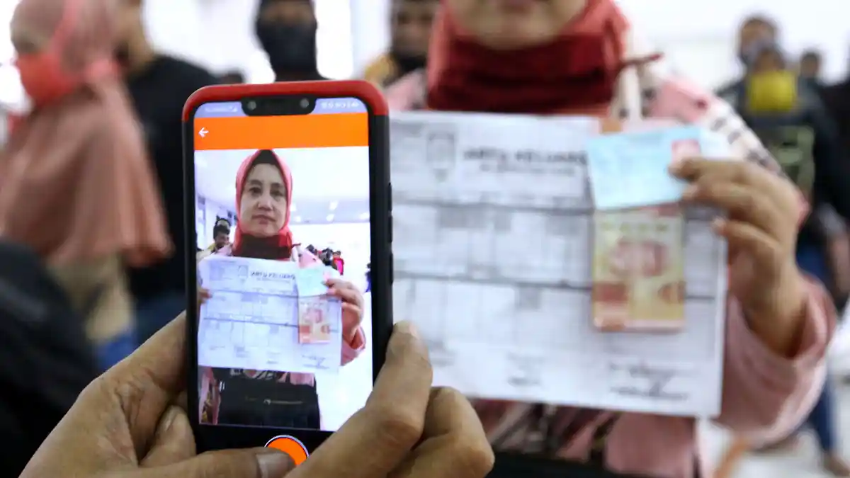 Menko PMK: Warga yang Masuk Data Susulan Langsung Dapat Tiga Tahapan BST