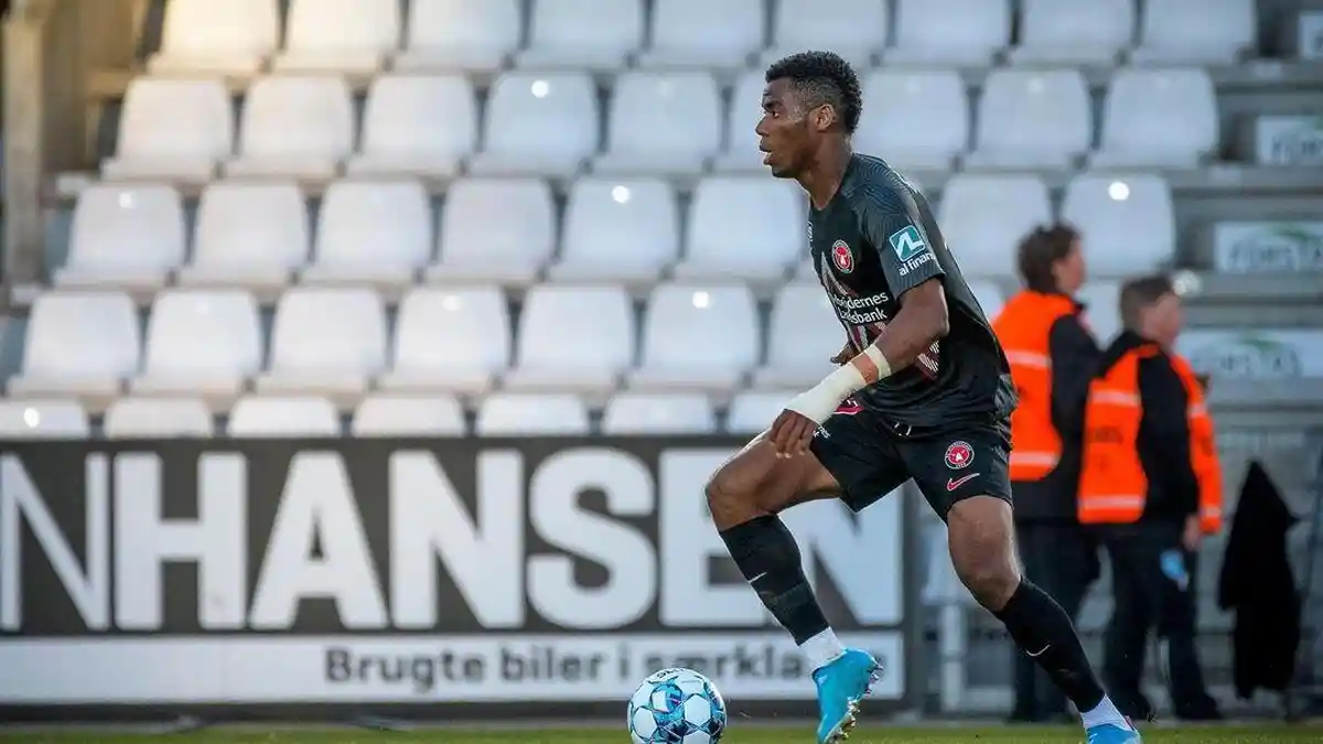 AC Milan 'Terkhianati' Raphael Onyedika yang Pindah dari Midtjylland ke Club Brugge