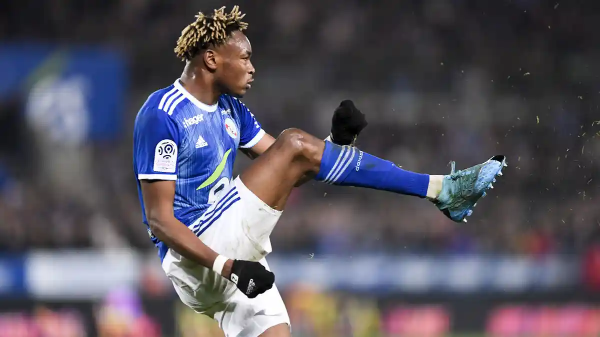 AC Milan Gigit Jari, Gagal Dapatkan Tambahan Bek di Hari Terakhir Bursa Transfer