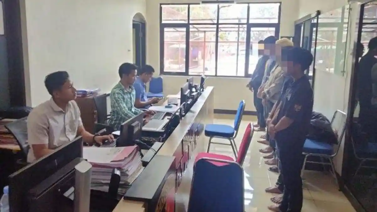 8 Orang Pemuda Diringkus Polisi Lantaran Nekat Buat Onar di Kompleks Militer, Ngakunya Geng Motor