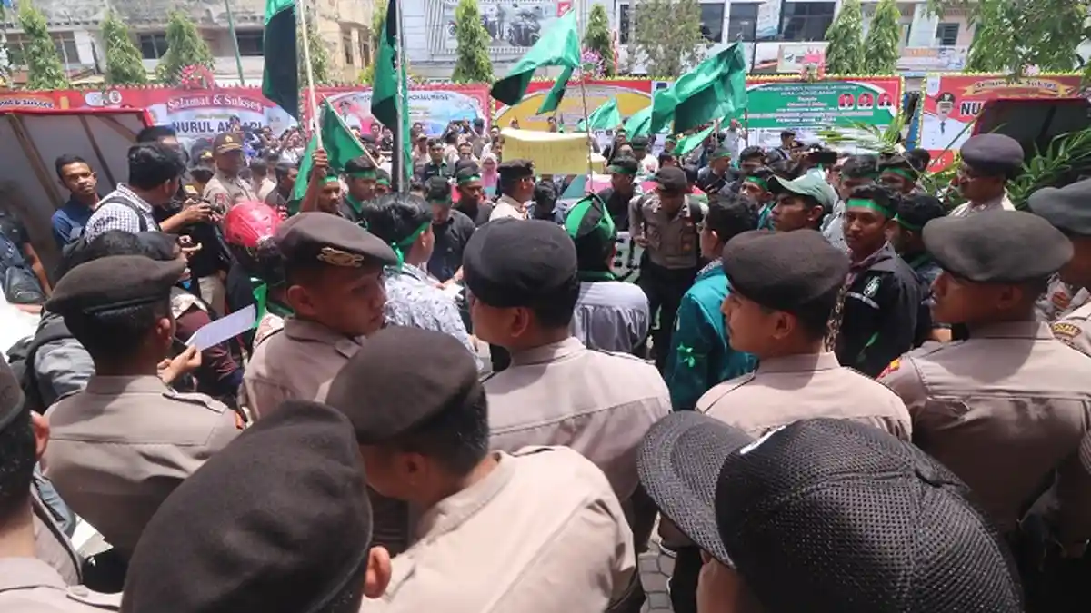 Demo Usai Pelantikan DPRK Lhokseumawe, Mahasiswa Keluarkan 11 Pernyataan Sikap