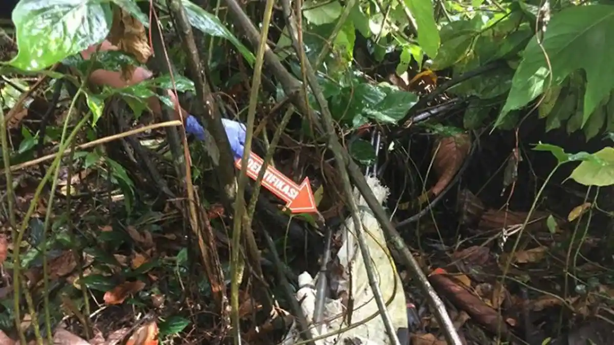 Misteri Belasan Senjata Api di Belakang Kantor Kejari Kapuas Hulu