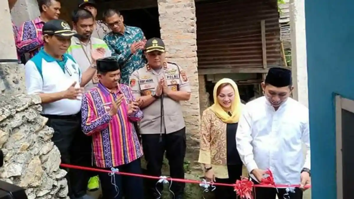 Resmikan MCK, Bupati OKU Selatan Popo Ali : Masyarakat Saling Mengingat Tidak BAB Sembarangan