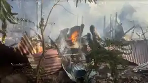 Rumah-terbakar-di-Kawaliwu-Kecamatan-Lewolema-Kabupaten-Flores-Timur.jpg