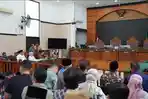 Saksi Ahli KPK Gugup Saat Ditanya Surat Penetapan Tersangka Gus Yaqut