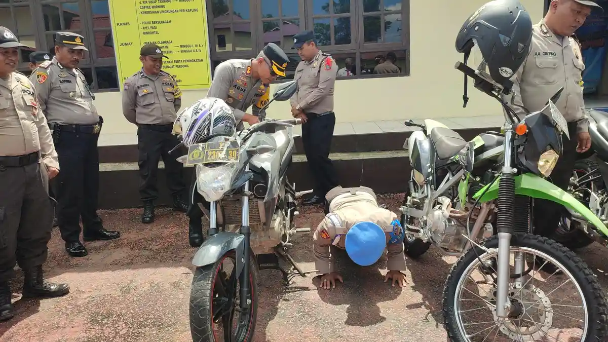 Jelang Pemilu, Kapolres Dairi Sidak Kendaraan Dinas Personil, Ban Goyang Langsung Push Up