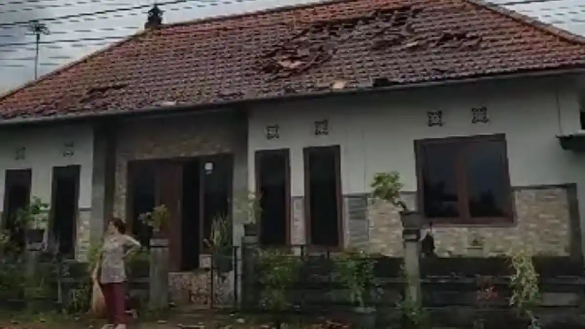 Puting Beliung Rusak 7 Rumah Warga di Tabanan, Subagia: Terjadi Saat Hujan Gerimis
