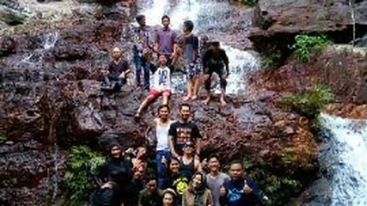 Cantiknya Air Terjun Bukit Maras, Ternyata Lokasi Masuk Hutan Konservasi
